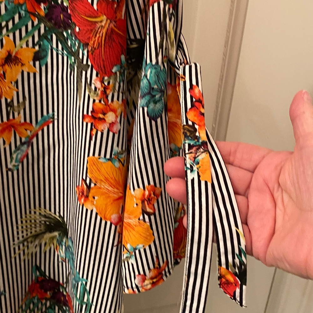 🎉Host Pick🎉 Chico's Multicolor Floral Striped Tunic - Picture 12 of 12